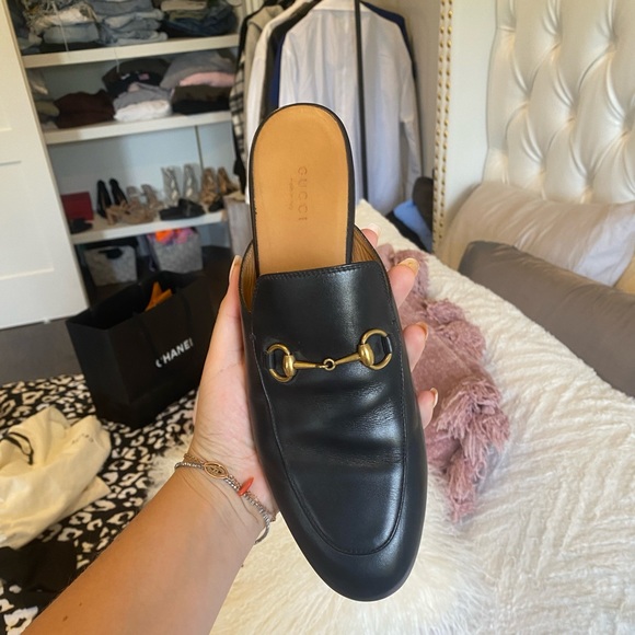 Gucci Loafers! Worn twice amazing condition! - Picture 2 of 4